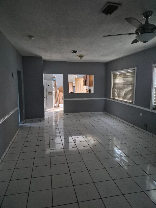 Foto del edificio - 1068 NW 31st St