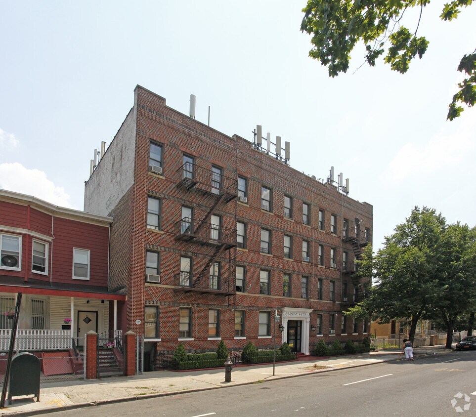 Primary Photo - Logan Arms