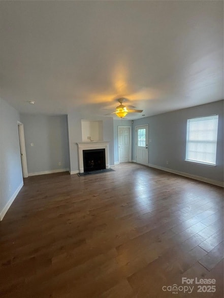 Building Photo - 4702 Amity Pl