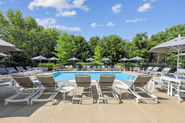 Building Photo - Maple Brook Apartments
