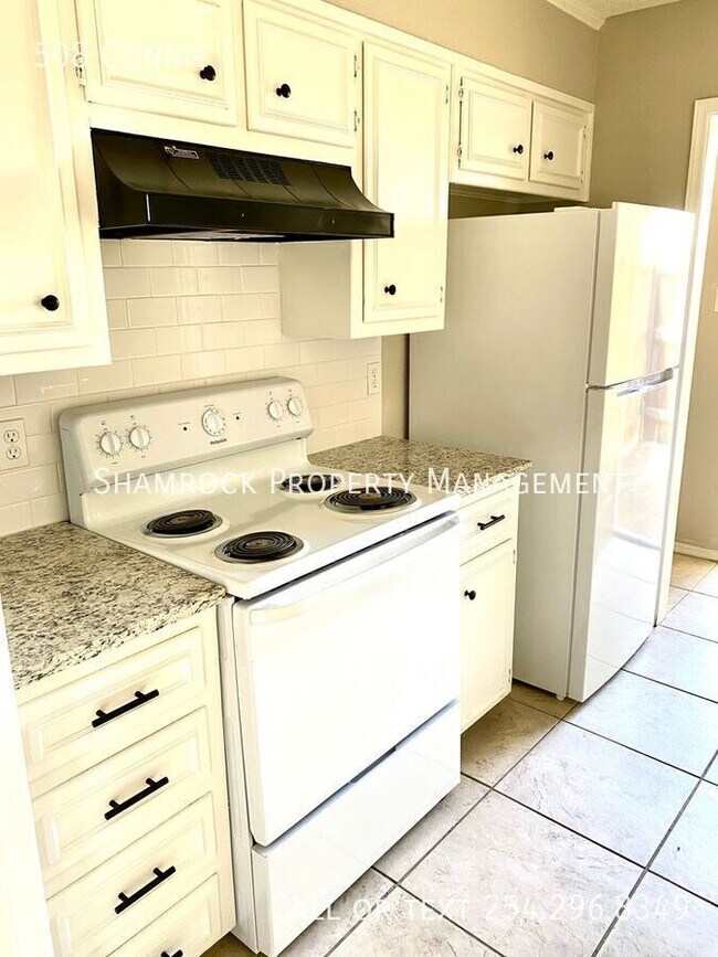 Foto del edificio - 3 bedroom/2 bath in Midway ISD!