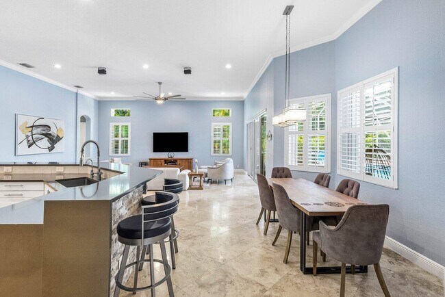 Building Photo - 4675 Manderly Dr