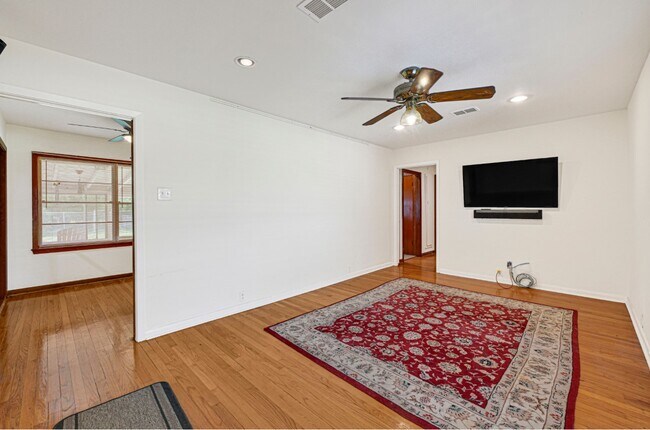 Building Photo - 1235 Ansbury Dr