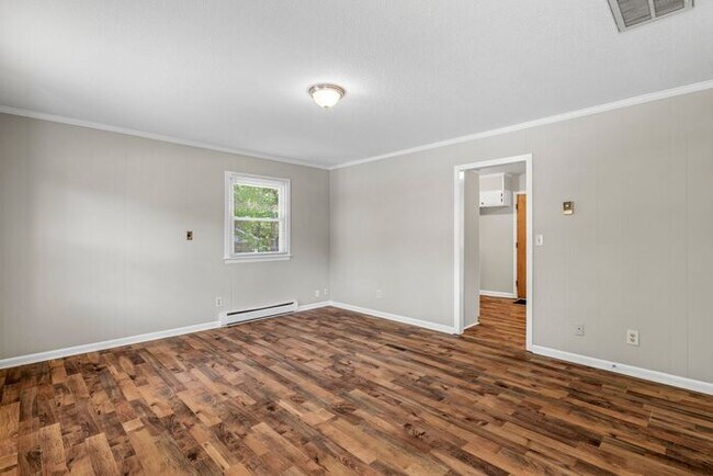 Foto del edificio - Large Home in Four Seasons Area, Hardwoods, Dining Room, Screed Porch, Fenced!