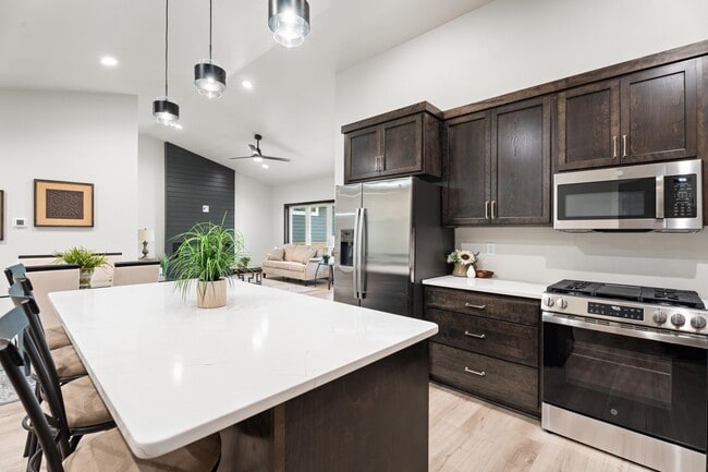 Foto del edificio - 1107 S Foss Ave