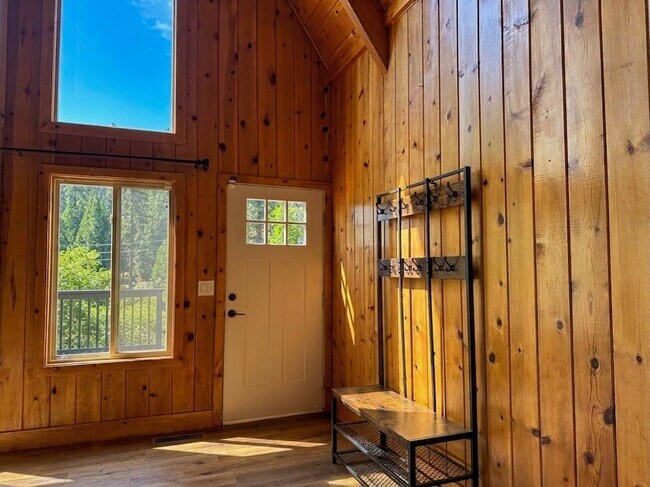 Foto del edificio - 22374 Glenwood Dr