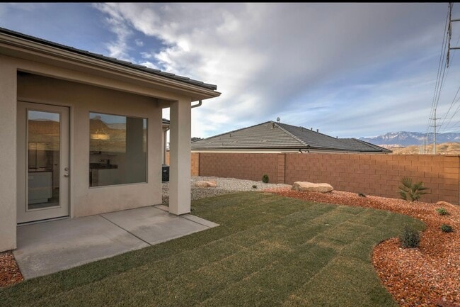 Building Photo - 4729 S Lucy Ln