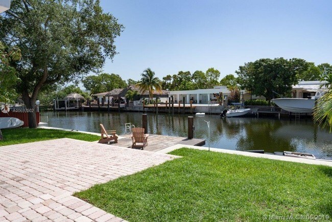 Building Photo - 12805 N Bayshore Dr
