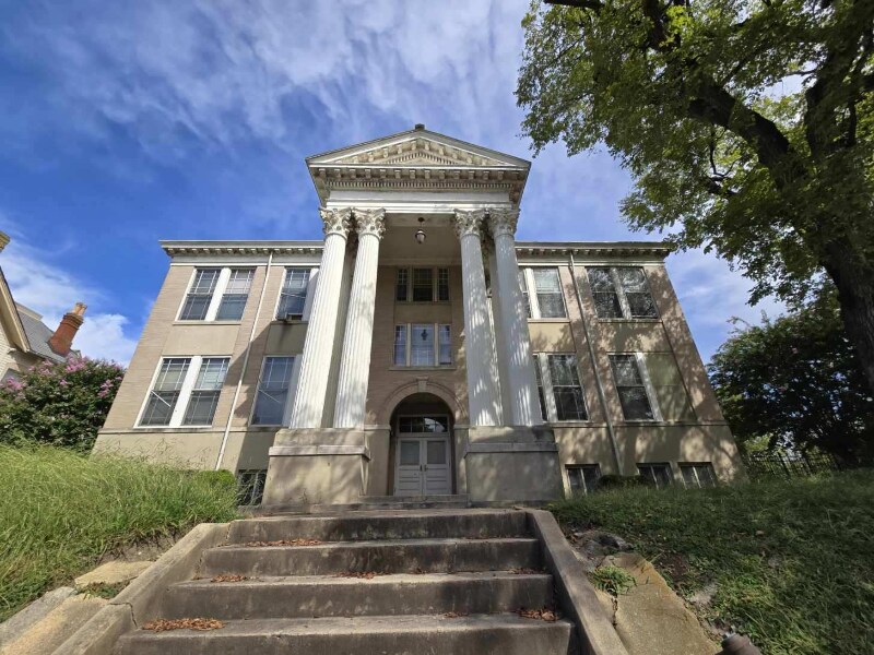 Primary Photo - 633 W Washington St