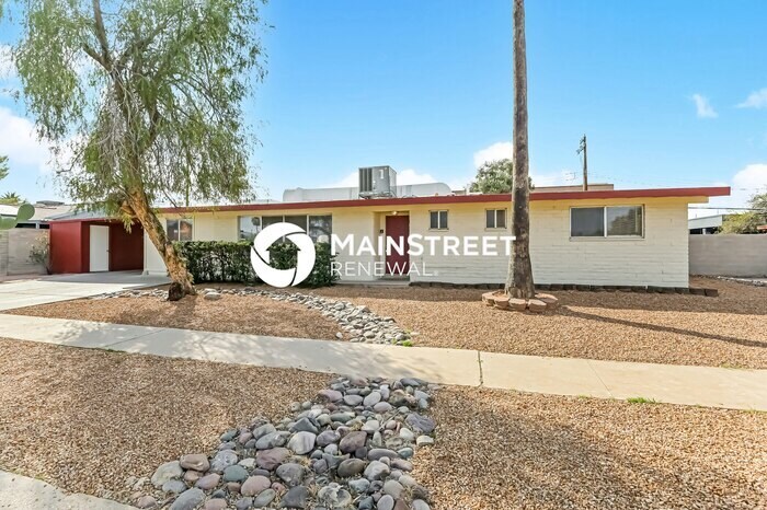Foto principal - 4 Bedroom Pet-Friendly Home in Tucson, AZ ...
