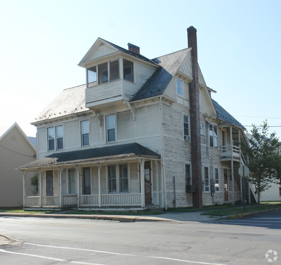 2428 W Water St, Muncy, PA 17756 Apartments in Muncy, PA