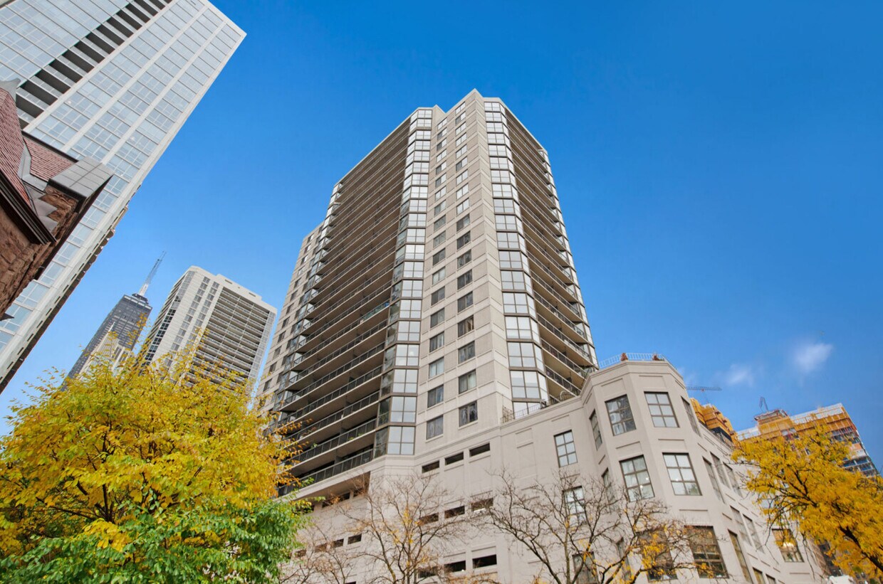 Primary Photo - 33 W Delaware Pl