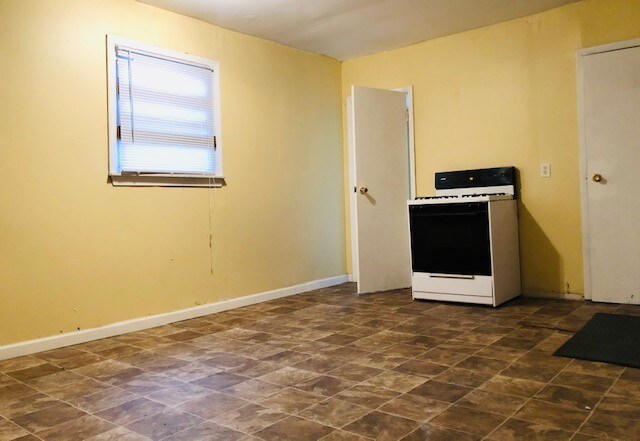 Building Photo - 259 Shumway St