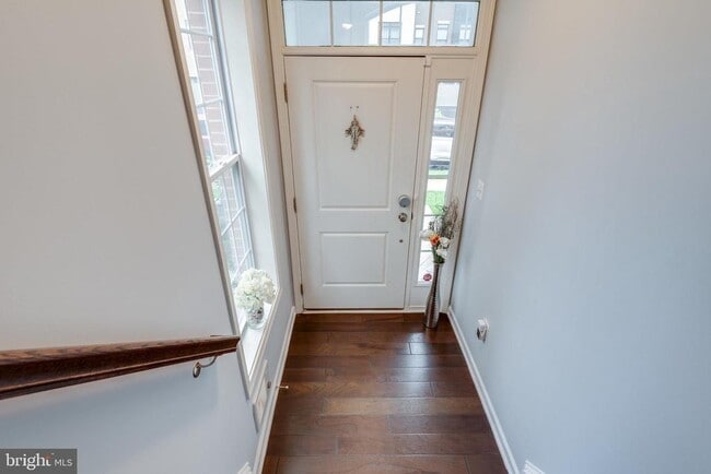 Building Photo - 23564 Buckland Farm Terrace