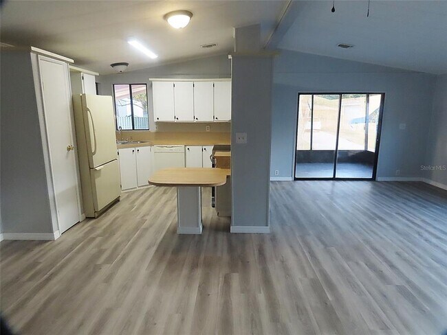 Foto del edificio - 1077 Quail Dr