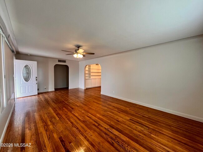 Foto del edificio - 4241 East 5th Street