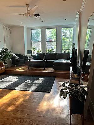 Foto del edificio - "Charming 2-Bedroom Gem in the Heart of Brooklyn - Your Perfect Urban Retreat!"