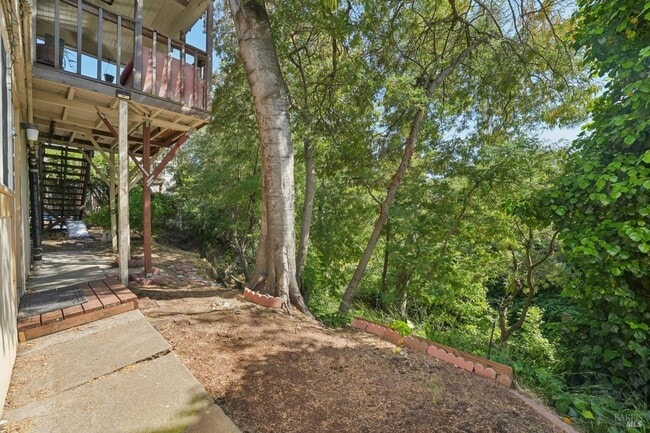 Building Photo - 735 Sir Francis Drake Blvd