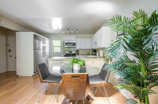 Foto del edificio - Webster Oak Apartments