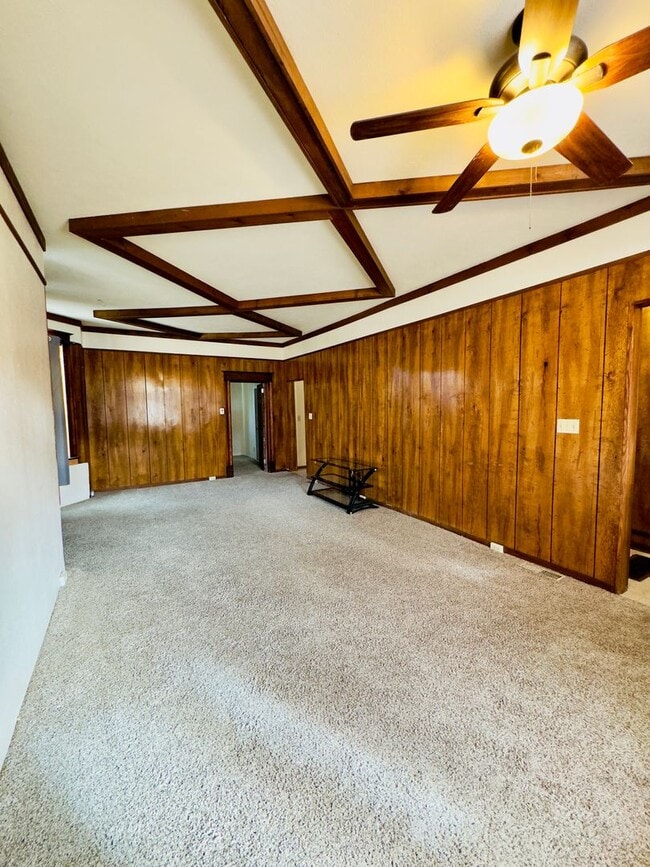 Building Photo - 510 S Ash St