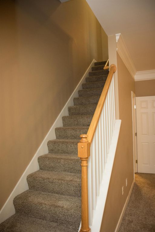 Building Photo - 105 4th Ave