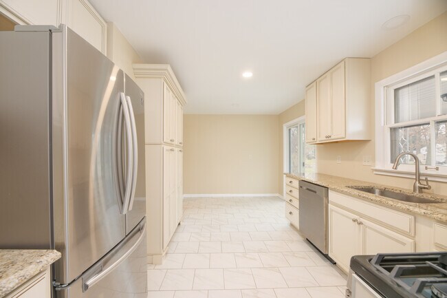 Cocina - 15472 Brewster Rd