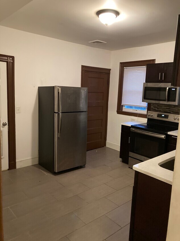 Foto principal - 98 Topliff St