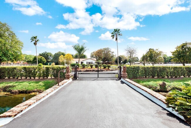 Building Photo - 14750 W Palomino Dr