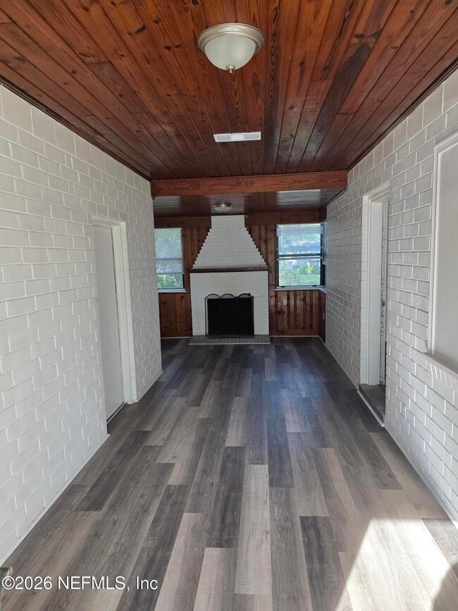 Foto del edificio - 7816 Catawba Dr