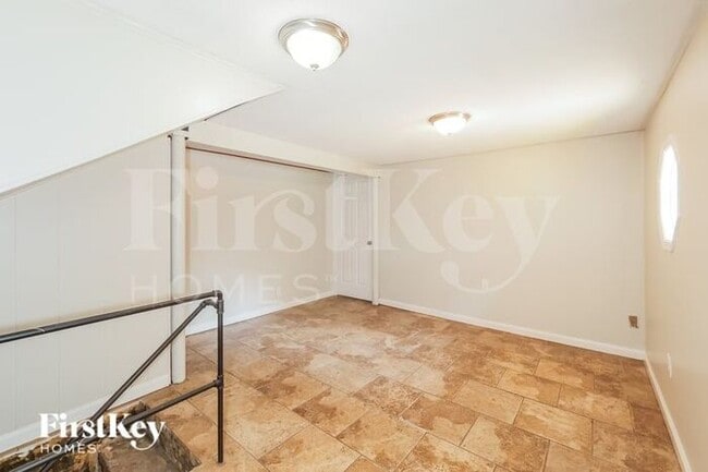 Building Photo - 8000 E 93rd Terrace