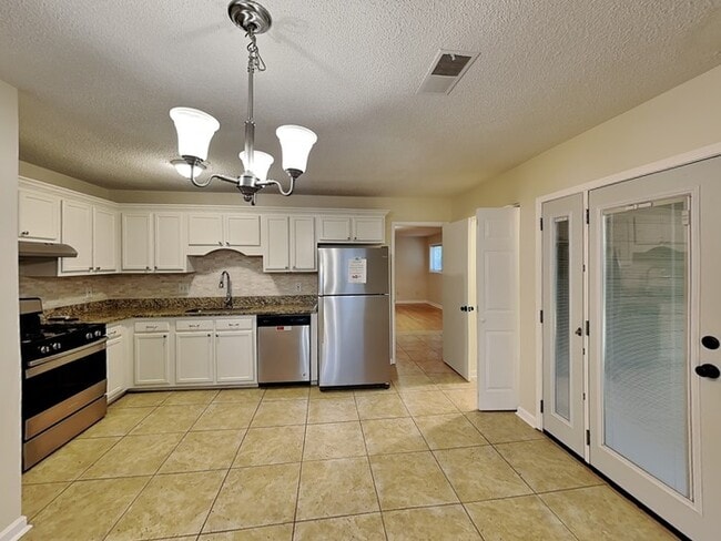 Building Photo - 4569 S Landing Dr