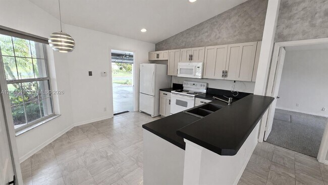 Foto del edificio - 547 High Hawk Cir