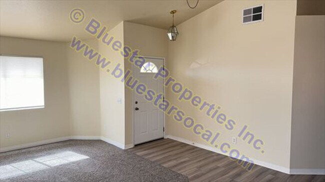 Foto del edificio - Just listed in Victorville!!!