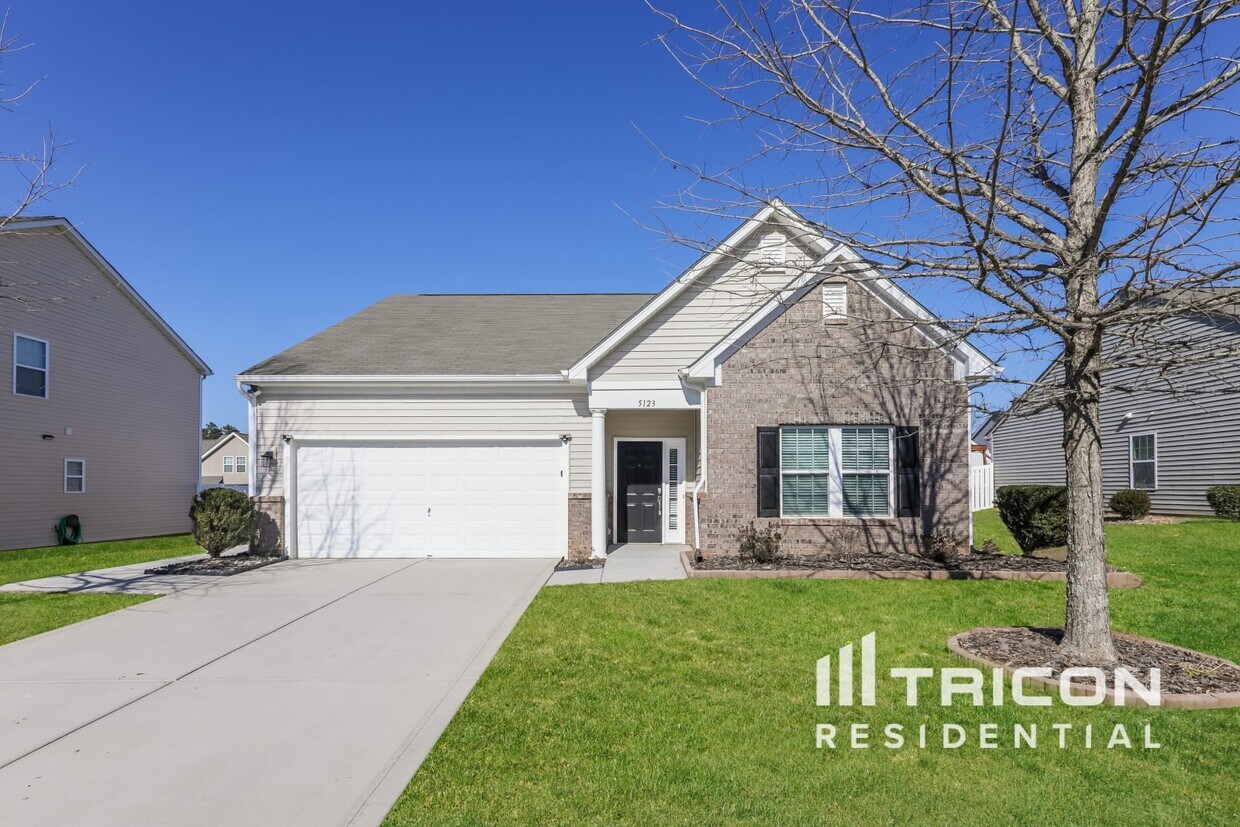 Foto principal - 5123 Jewelflower Rd
