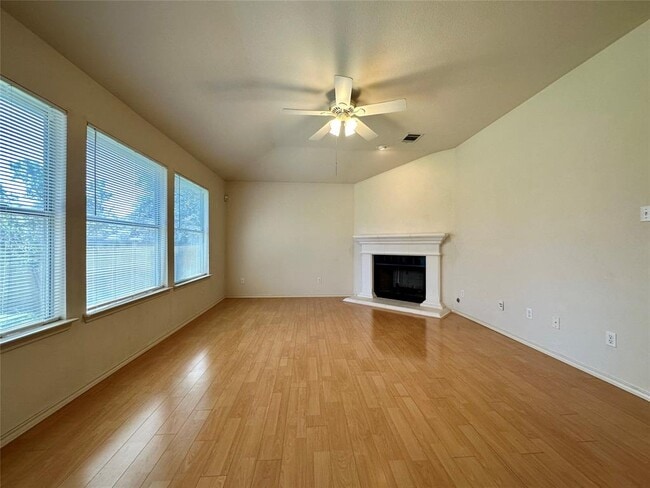 Foto del edificio - 4526 Tello Path