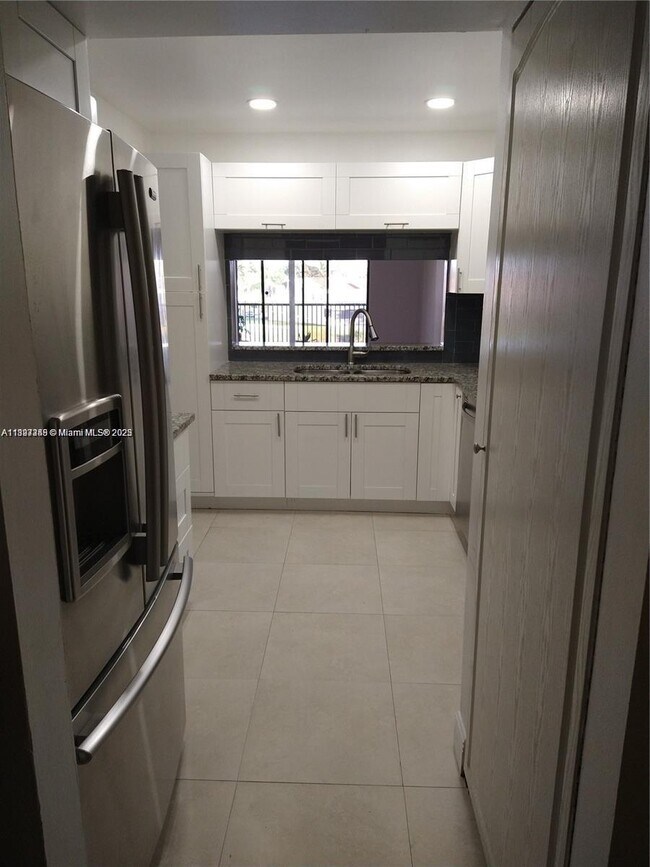 Foto del edificio - 6575 W Oakland Park Blvd