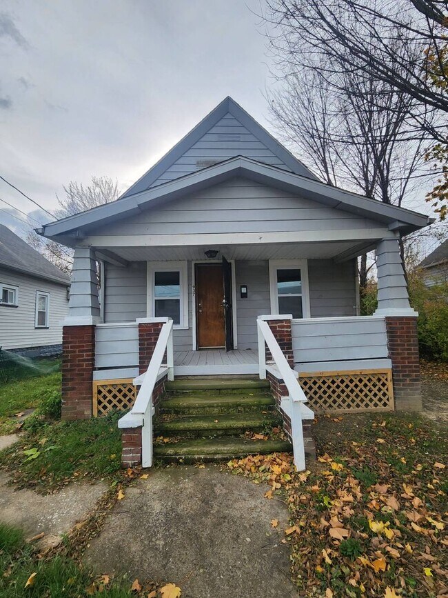 Building Photo - Charming 2-Bedroom Property in Prime Location
