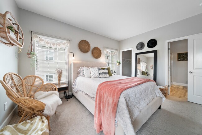 Building Photo - 8231 Lenox Creekside Dr
