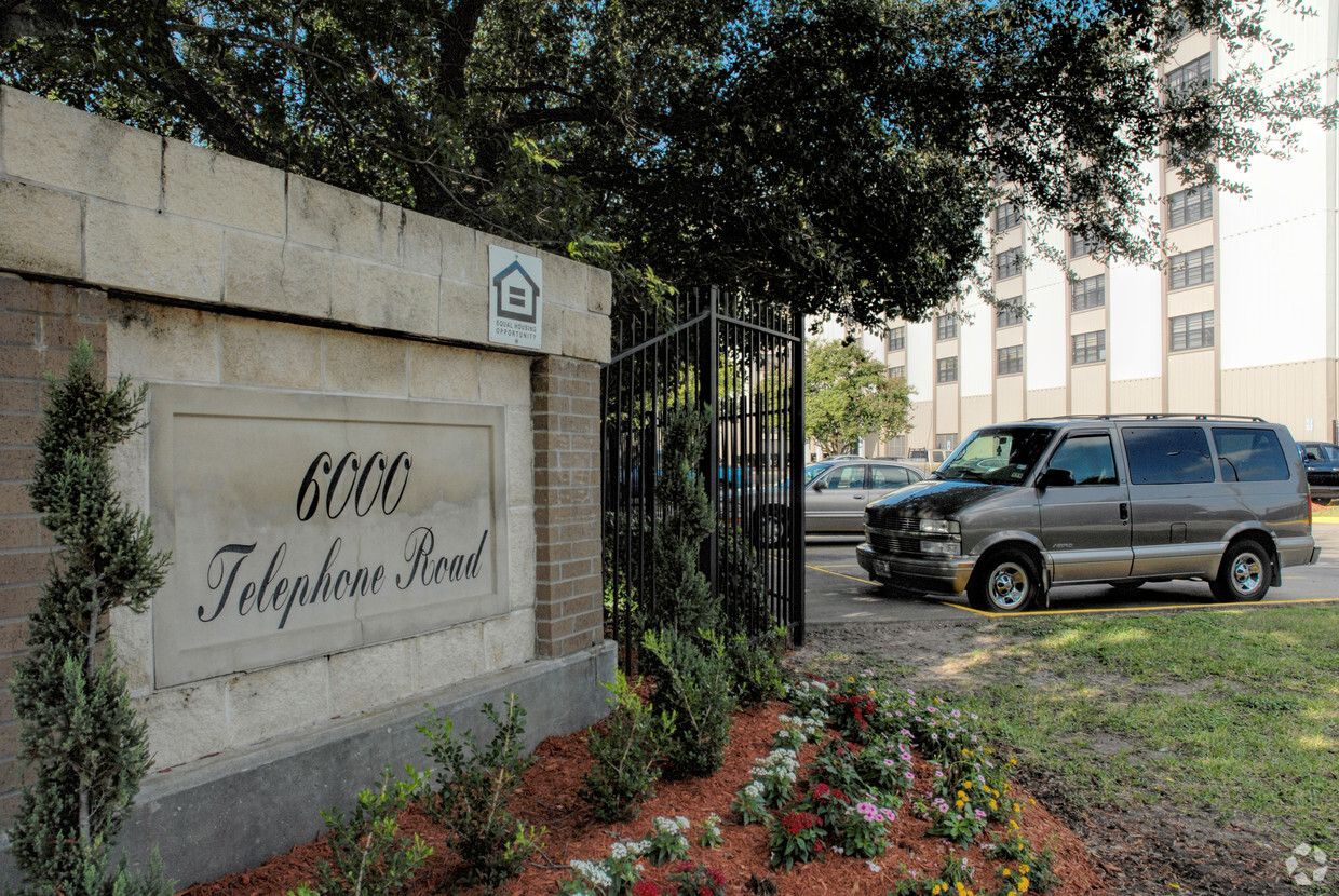 Building Photo - Telephone Road Apartments