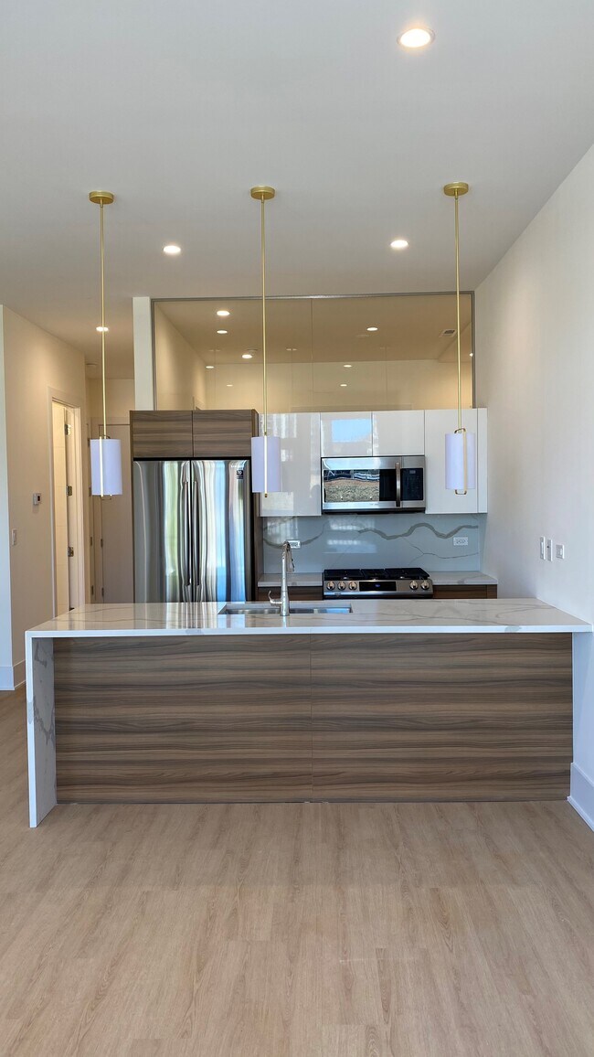 Kitchen - 157 W North Ave