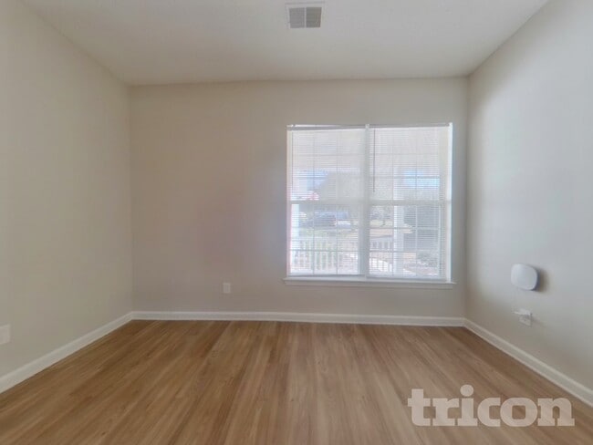 Building Photo - 207 Bolette Ln