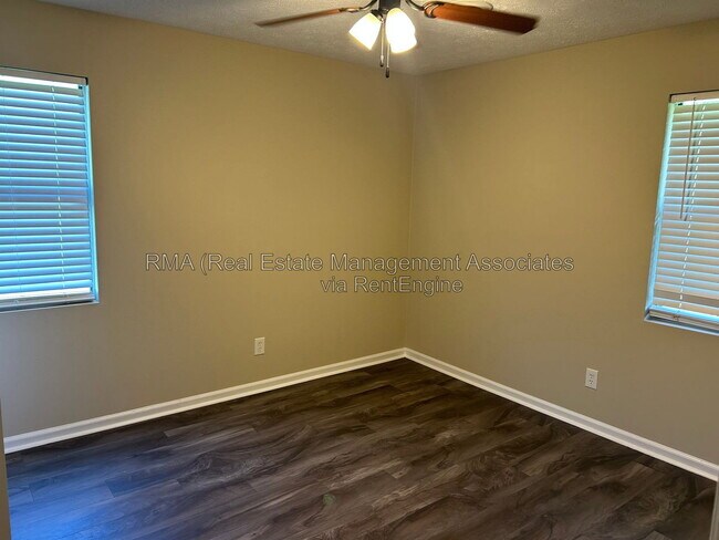 Building Photo - 1045 Vineyard Rd