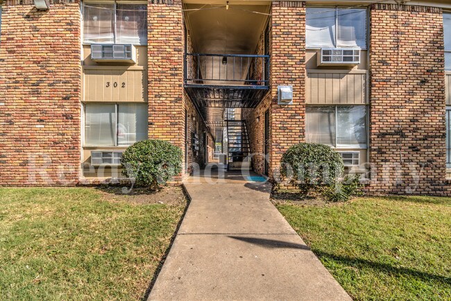 Building Photo - 290 S Waldran Blvd