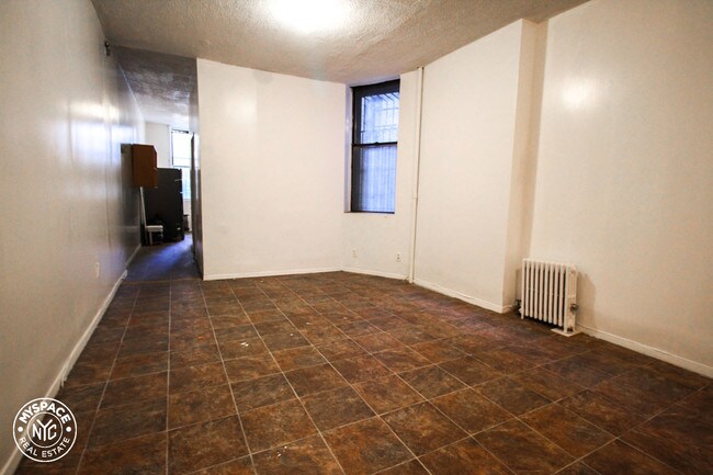 Building Photo - 249 Vernon Ave