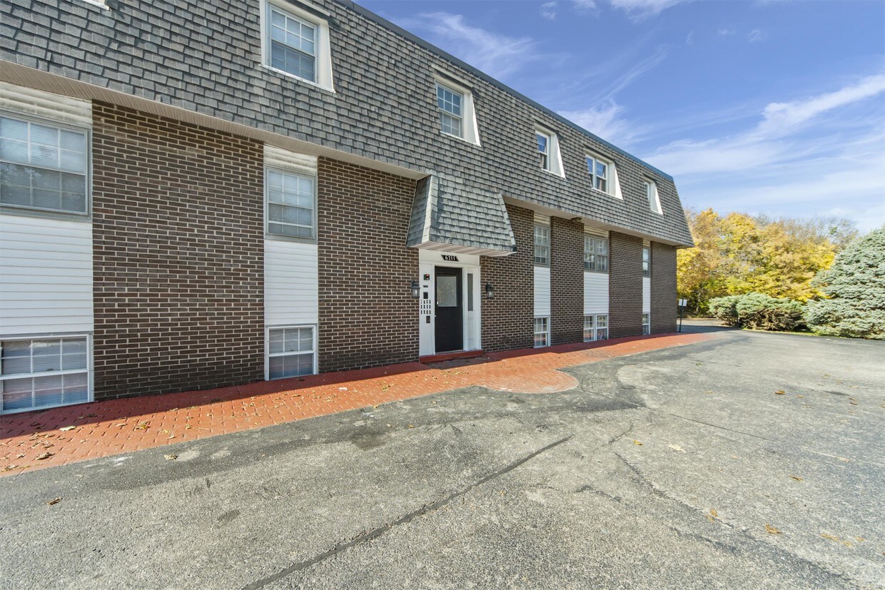 6711 N University St Unit RA03, Peoria, IL 61614 Apartment for Rent