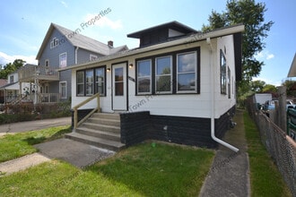Building Photo - 407 S Raynor Ave