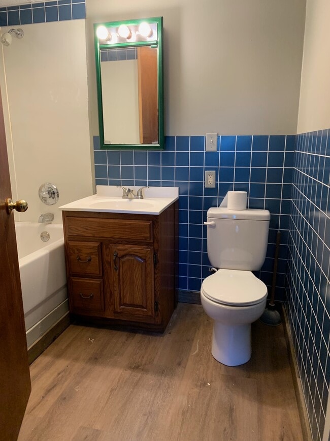 Bathroom - 109 US-52