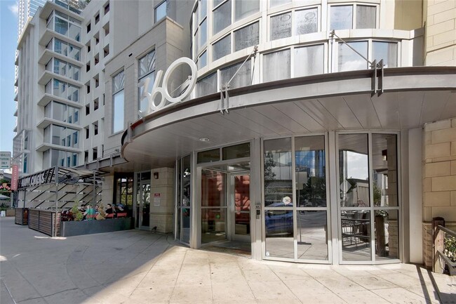 Foto del edificio - 360 Nueces St