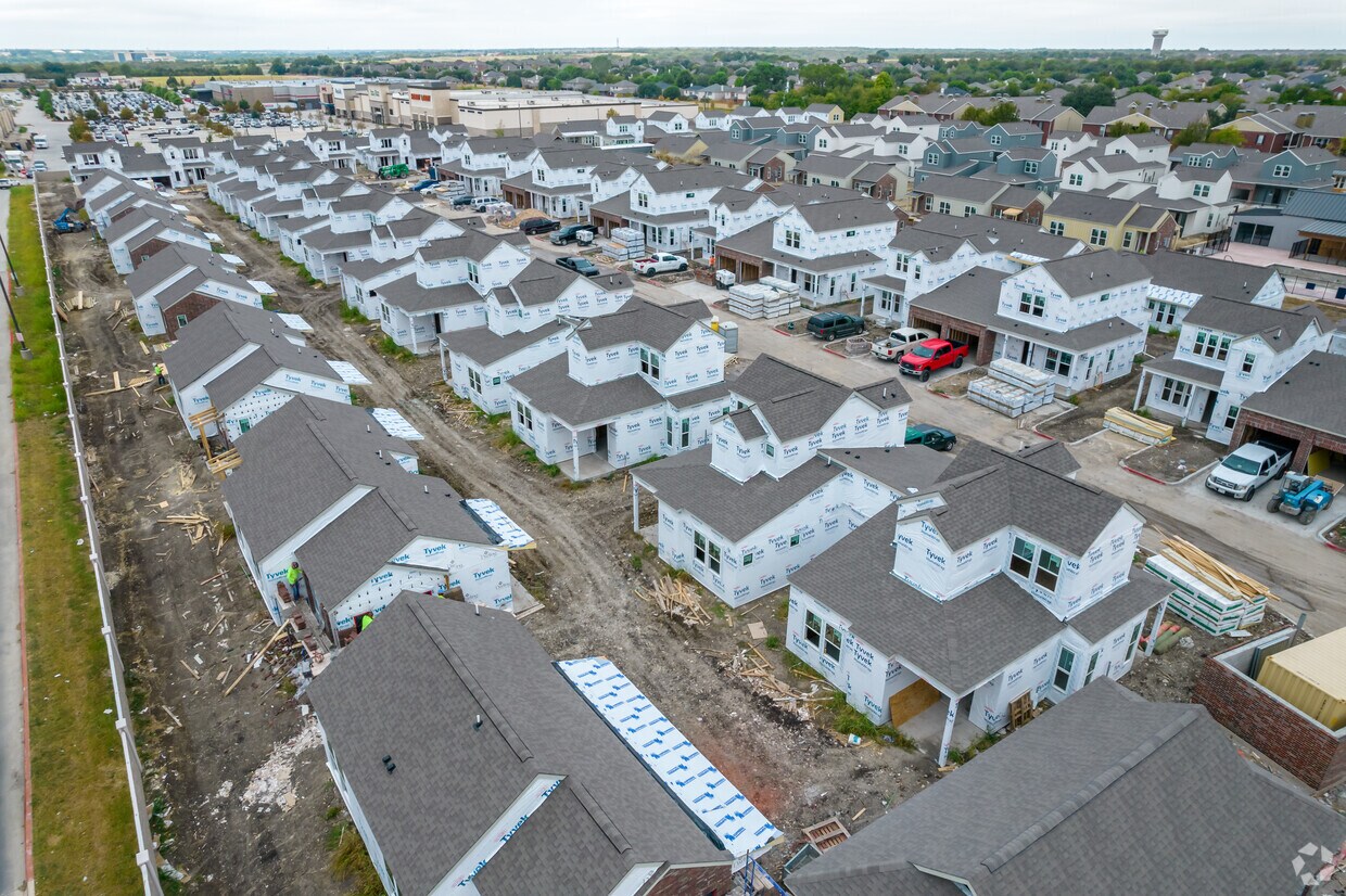 Elevate at Skyline Townhomes Apartments 1999 Skyline Dr Mckinney, TX