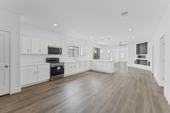 Building Photo - 365 Rd 5605